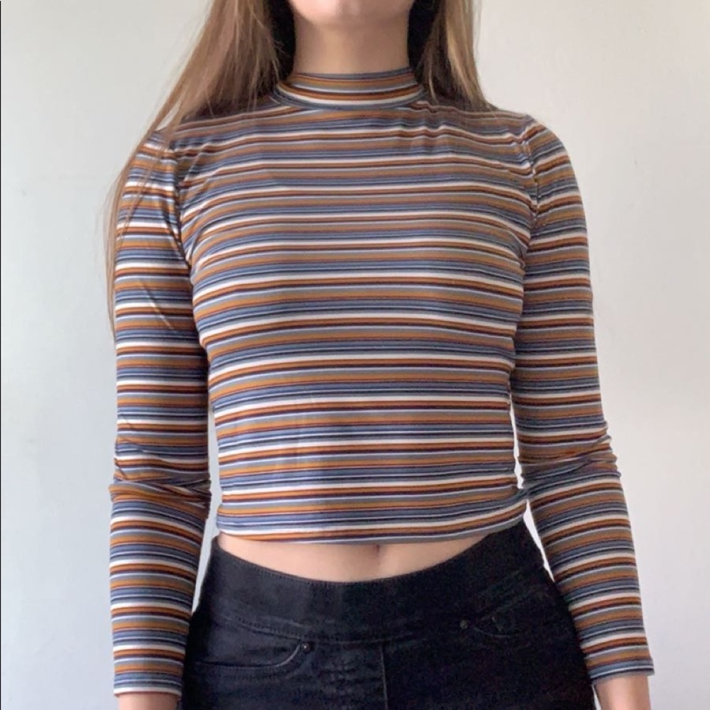 Cropped Mock Neck long Sleeve